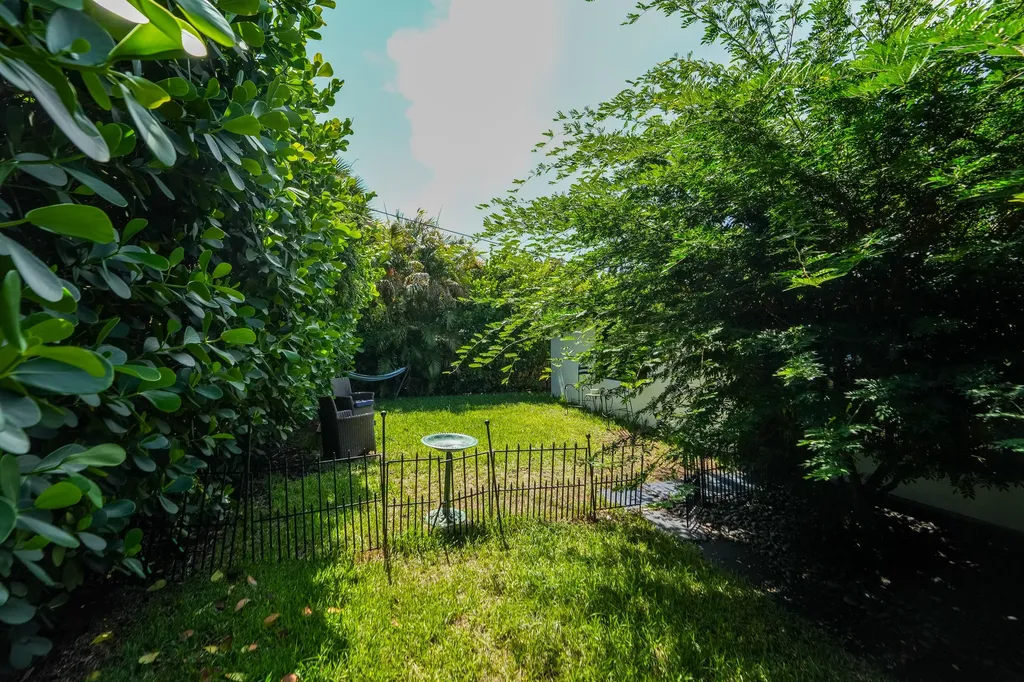 722 Greenbriar Drive Lake Park FL 33403