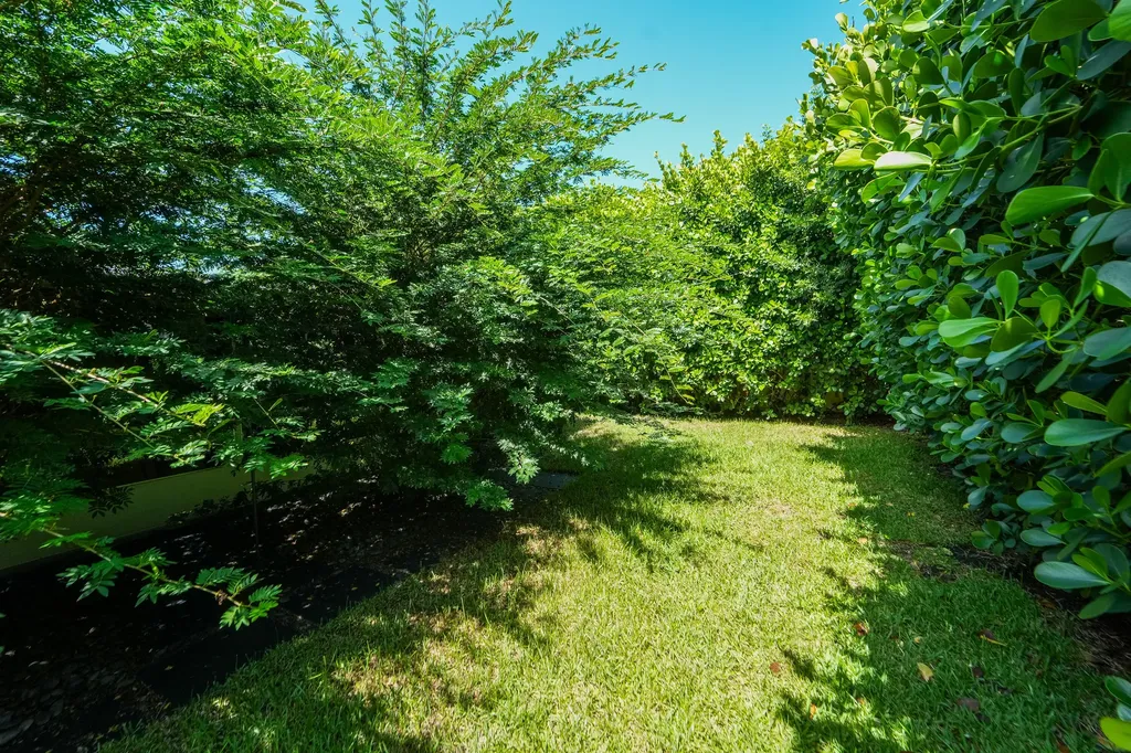 722 Greenbriar Drive Lake Park FL 33403