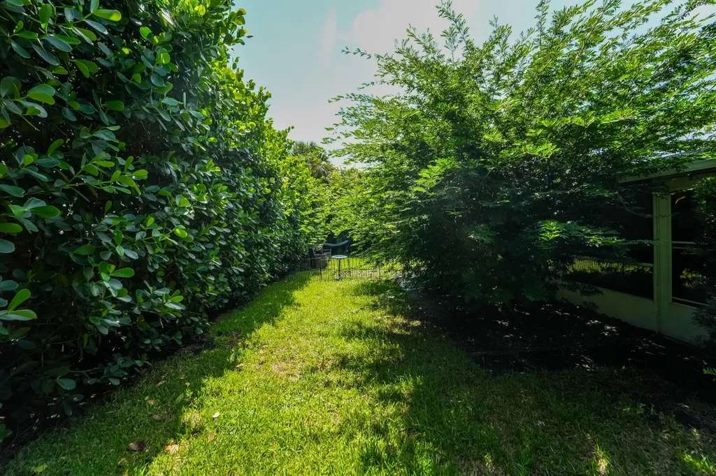 722 Greenbriar Drive Lake Park FL 33403