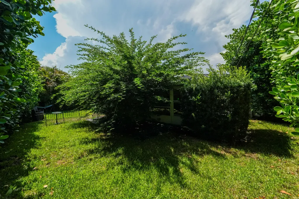 722 Greenbriar Drive Lake Park FL 33403