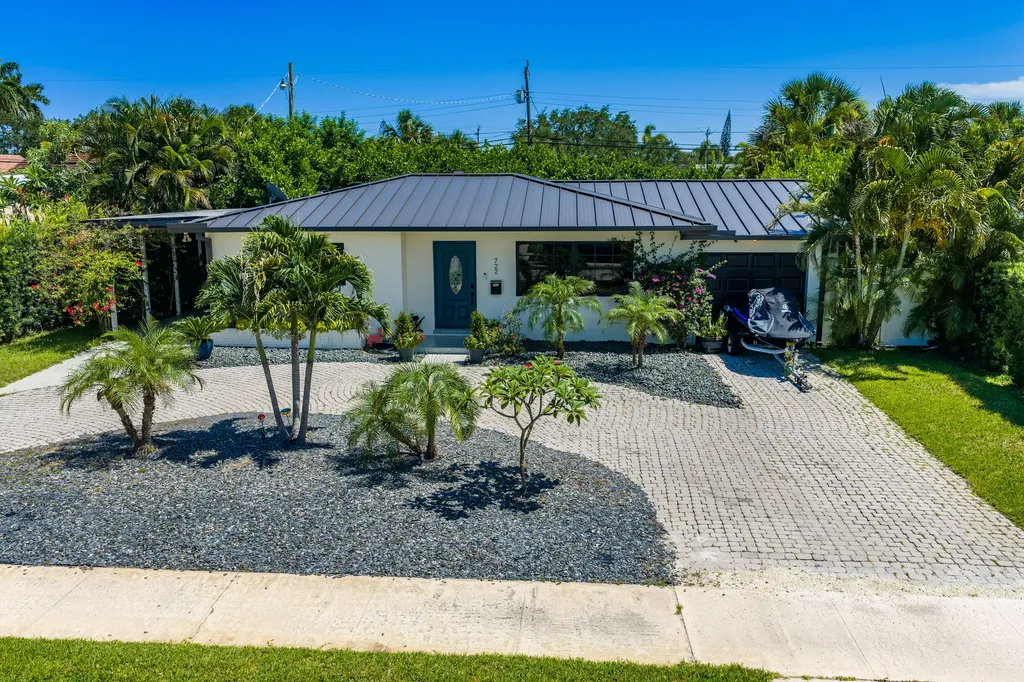 722 Greenbriar Drive Lake Park FL 33403