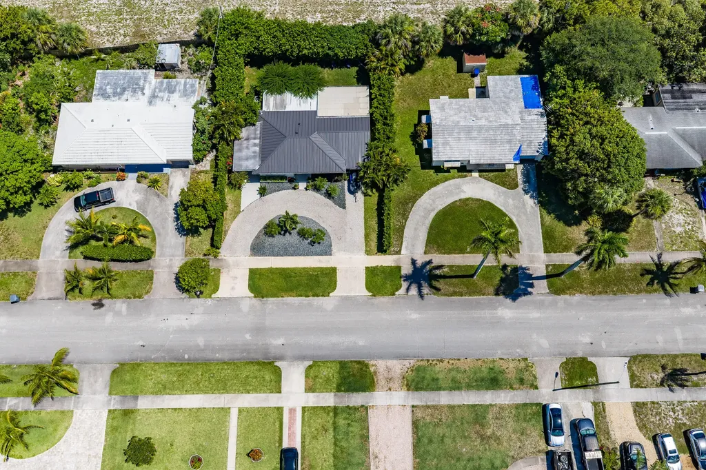 722 Greenbriar Drive Lake Park FL 33403