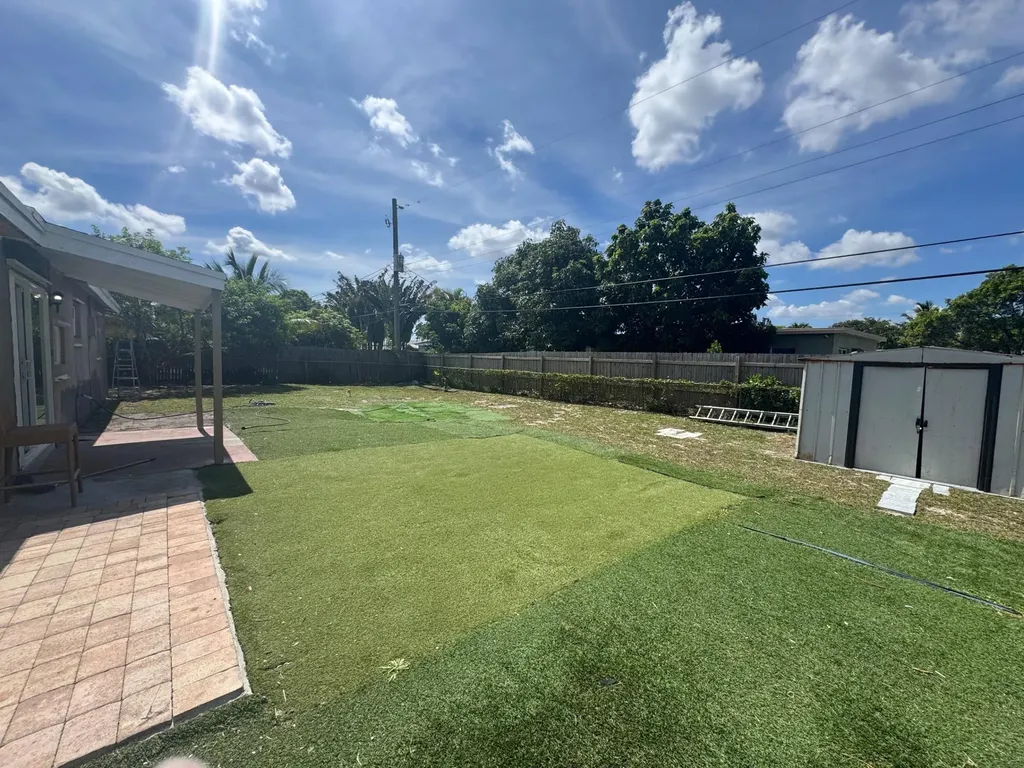 330 NW 38th Street Deerfield Beach FL 33064