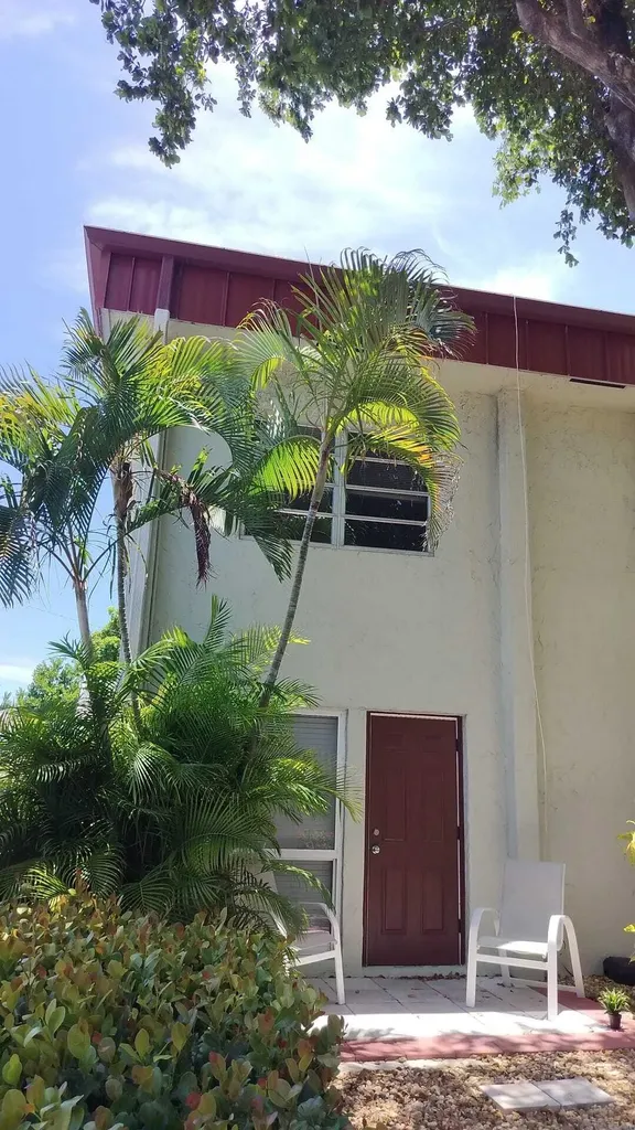 860 SE 6th Avenue Deerfield Beach FL 33441