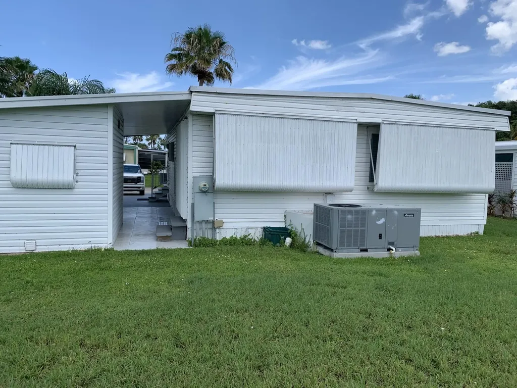 40 Florida Way Port St Lucie FL 34952