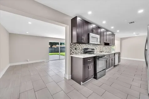 611 N Highland Drive Hollywood FL 33021