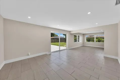 611 N Highland Drive Hollywood FL 33021