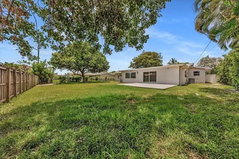 611 N Highland Drive Hollywood FL 33021