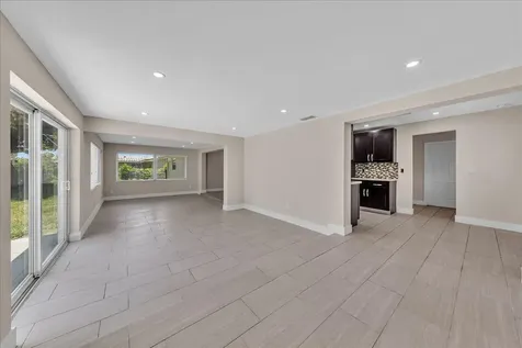 611 N Highland Drive Hollywood FL 33021