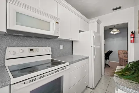 2100 NE 38th Street Lighthouse Point FL 33064