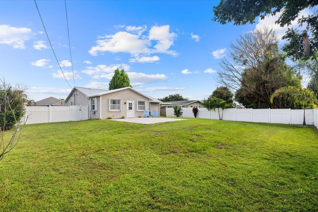 2920 SE Cypress Street Stuart FL 34997