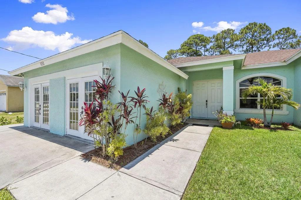 1752 SW Bonfire Terrace Port St Lucie FL 34953