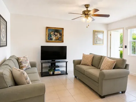 5300 Washington Lane Hollywood FL 33026