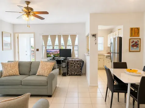 5300 Washington Lane Hollywood FL 33026
