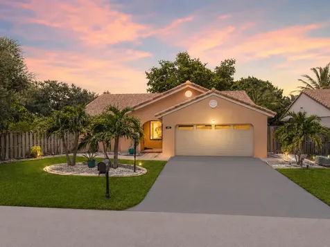 15681 Dover Court Davie FL 33331