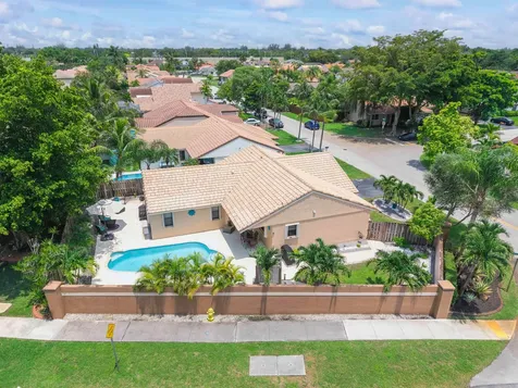 15681 Dover Court Davie FL 33331
