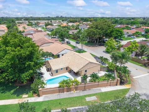 15681 Dover Court Davie FL 33331