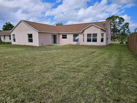 570 Ontario Street NW Palm Bay FL 32907