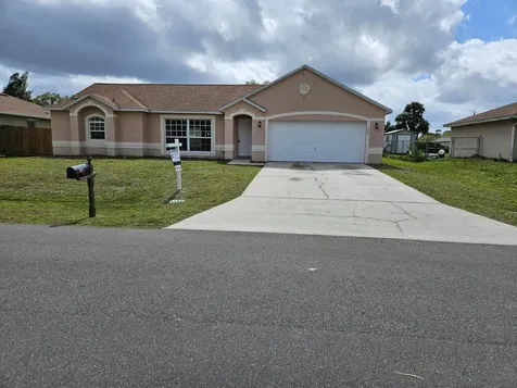570 Ontario Street NW Palm Bay FL 32907