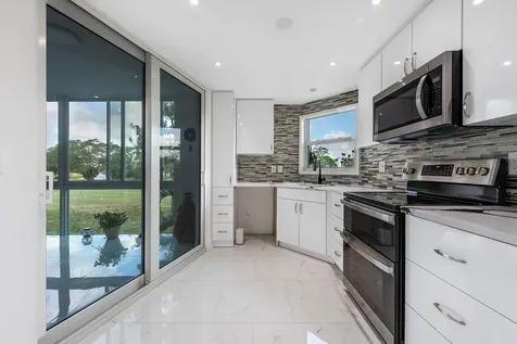 3661 Via Poinciana Road Lake Worth FL 33461