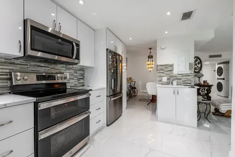 3661 Via Poinciana Road Lake Worth FL 33461