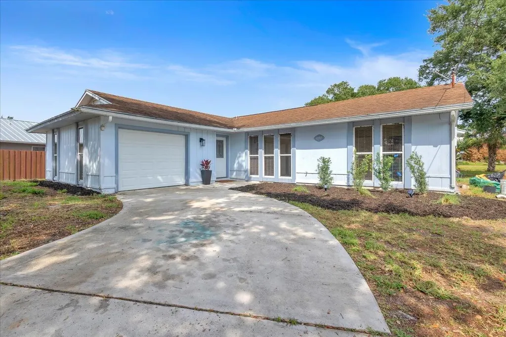 1097 SW Mcdevitt Avenue Port St Lucie FL 34953