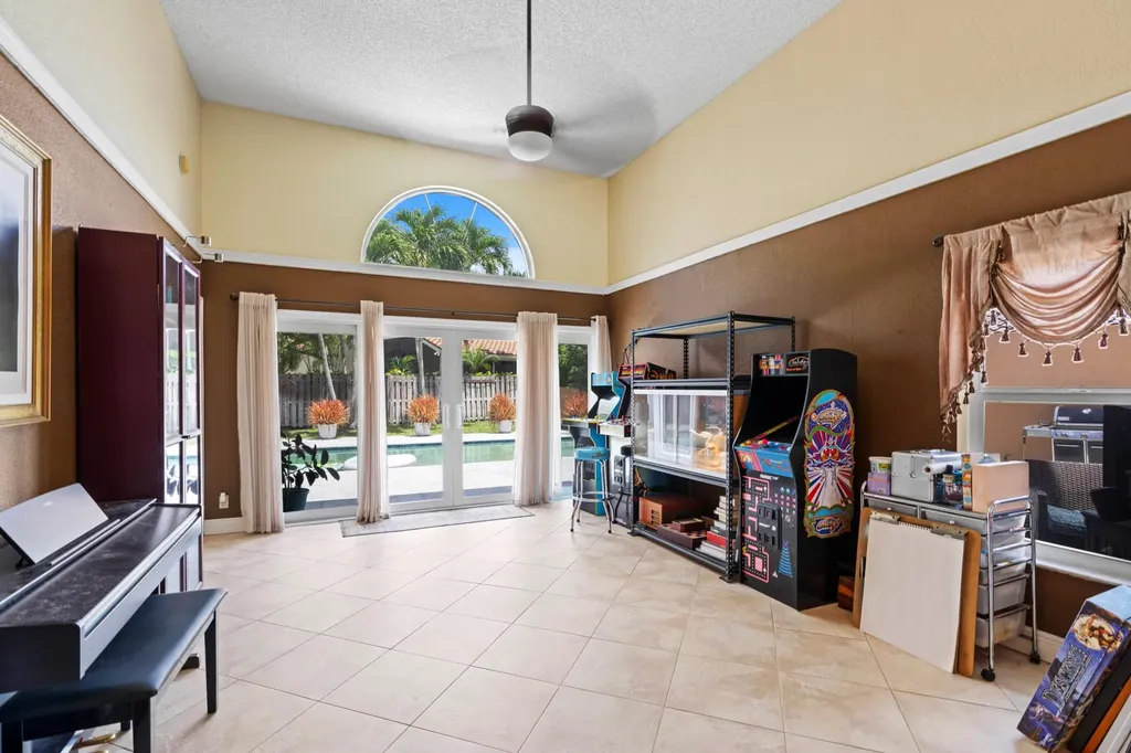 10333 Buena Ventura Drive Boca Raton FL 33498