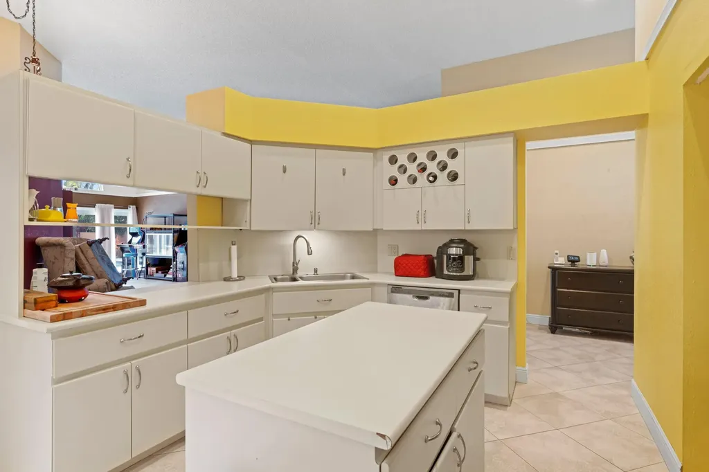 10333 Buena Ventura Drive Boca Raton FL 33498