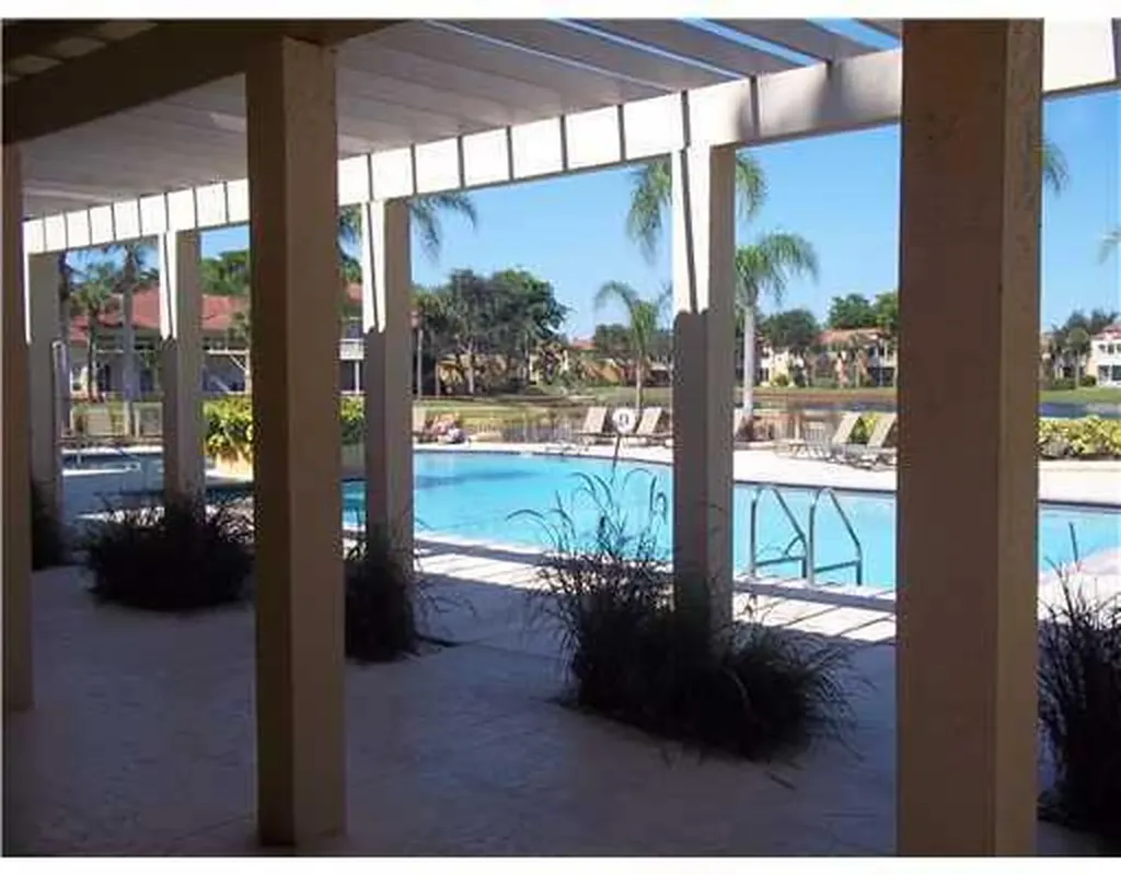 4847 Via Palm Lakes West Palm Beach FL 33417