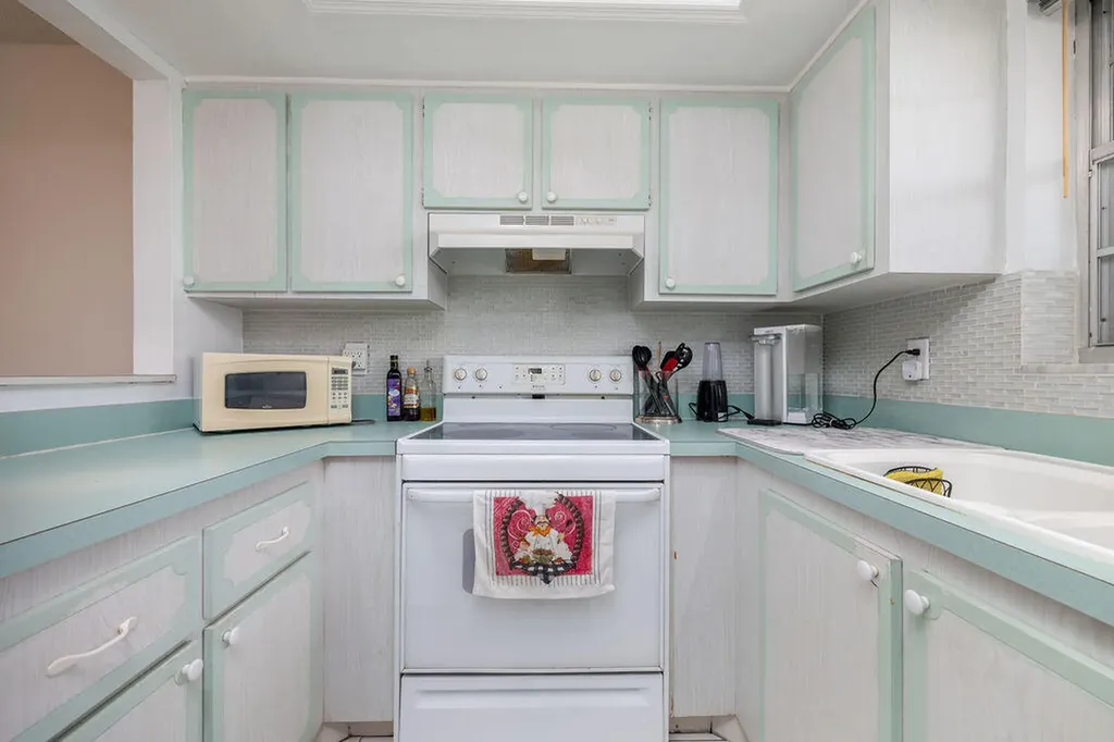 2929 SE Ocean Boulevard Stuart FL 34996