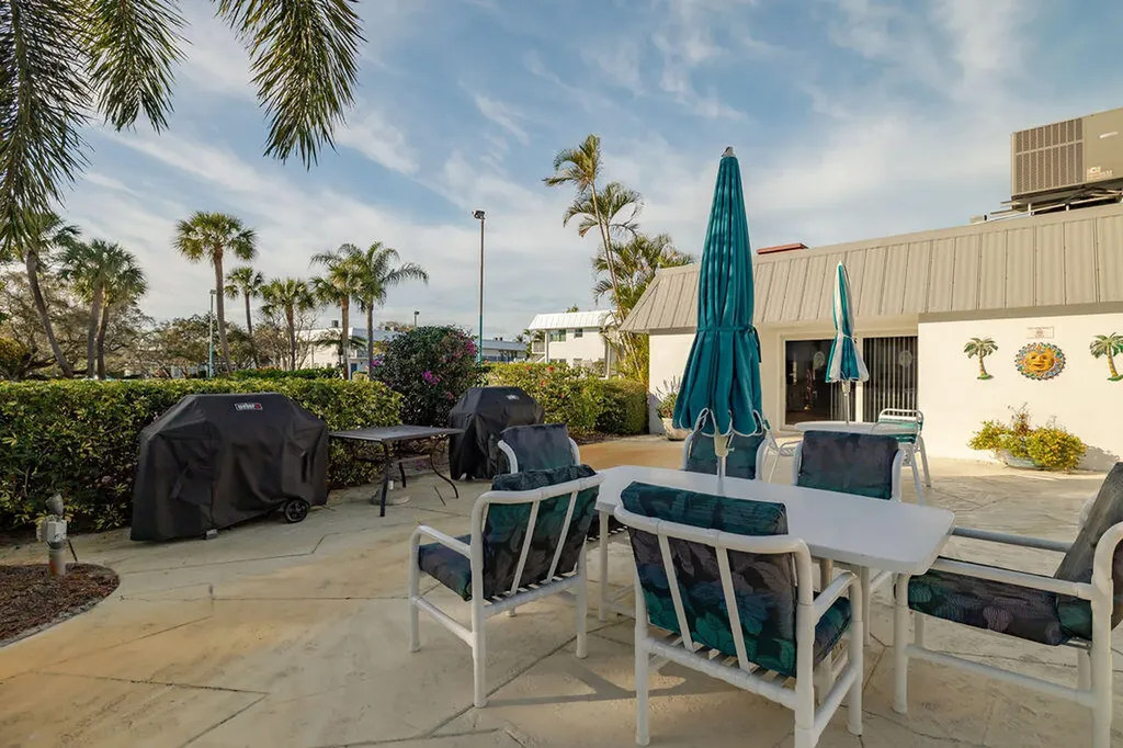 2929 SE Ocean Boulevard Stuart FL 34996