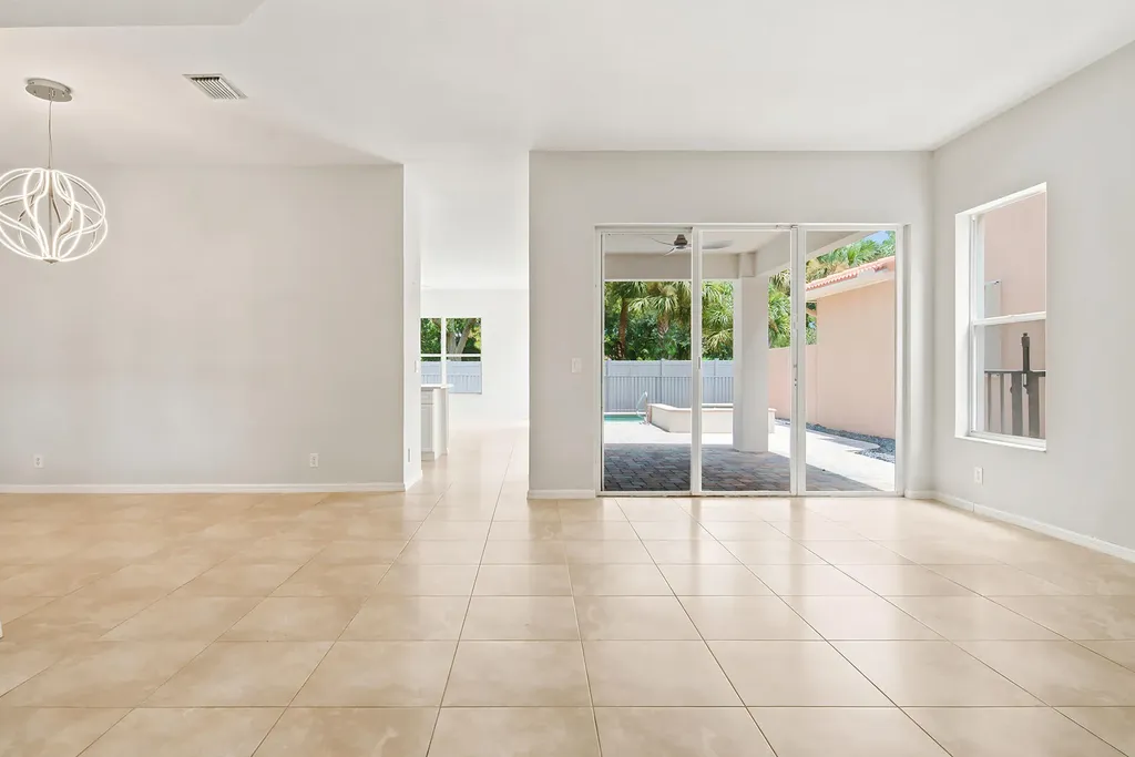 207 Isle Verde Way Palm Beach Gardens FL 33418