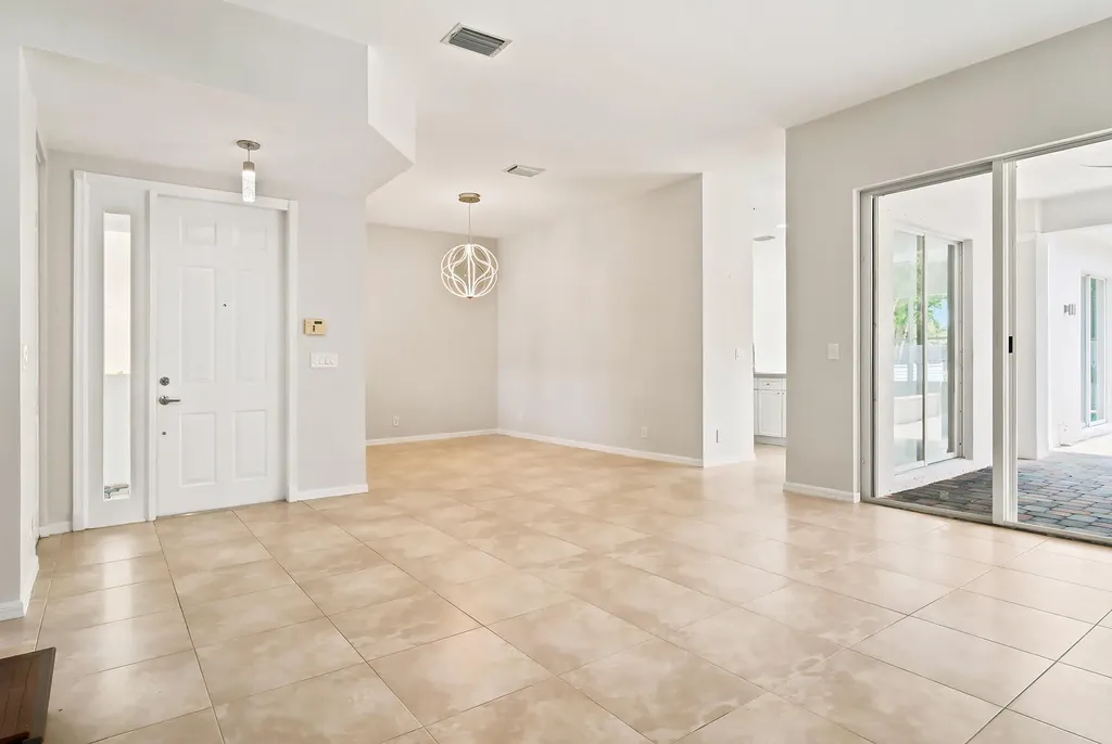 207 Isle Verde Way Palm Beach Gardens FL 33418