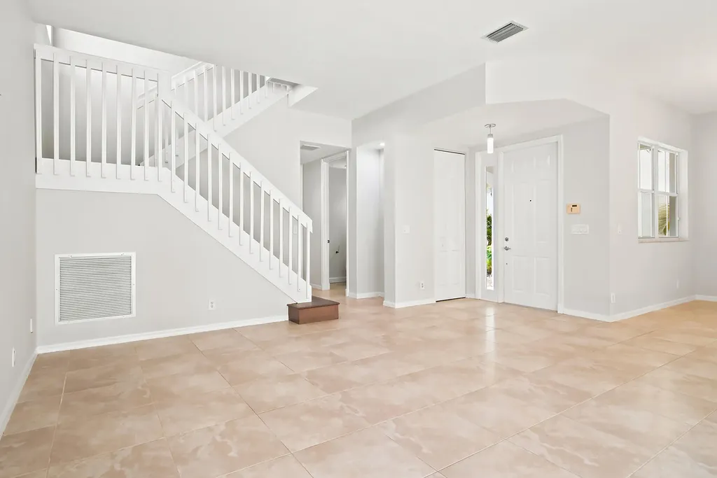 207 Isle Verde Way Palm Beach Gardens FL 33418