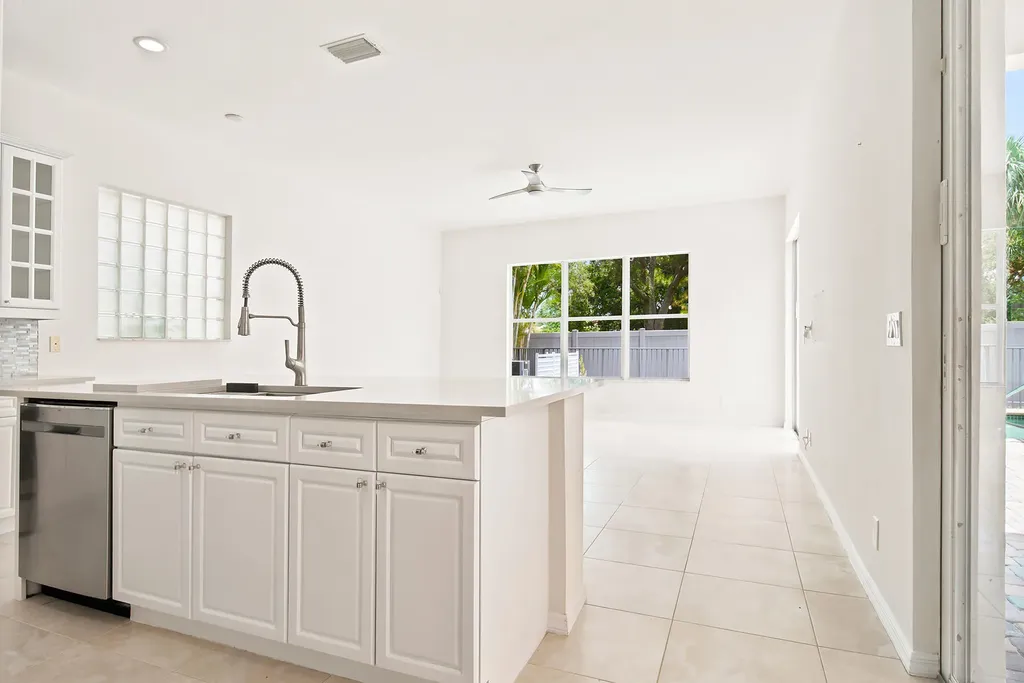 207 Isle Verde Way Palm Beach Gardens FL 33418
