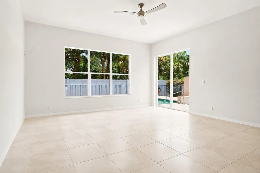 207 Isle Verde Way Palm Beach Gardens FL 33418