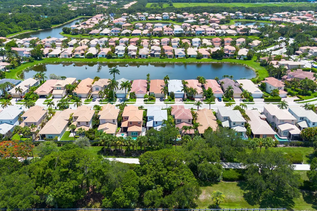 207 Isle Verde Way Palm Beach Gardens FL 33418