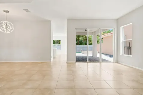 207 Isle Verde Way Palm Beach Gardens FL 33418