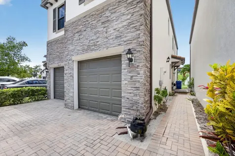 4009 Sequoia Place Riviera Beach FL 33410
