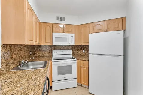 212 Lake Pointe Drive Oakland Park FL 33309