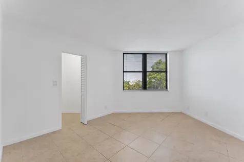 212 Lake Pointe Drive Oakland Park FL 33309