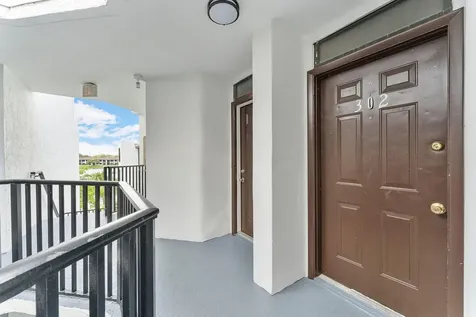 212 Lake Pointe Drive Oakland Park FL 33309