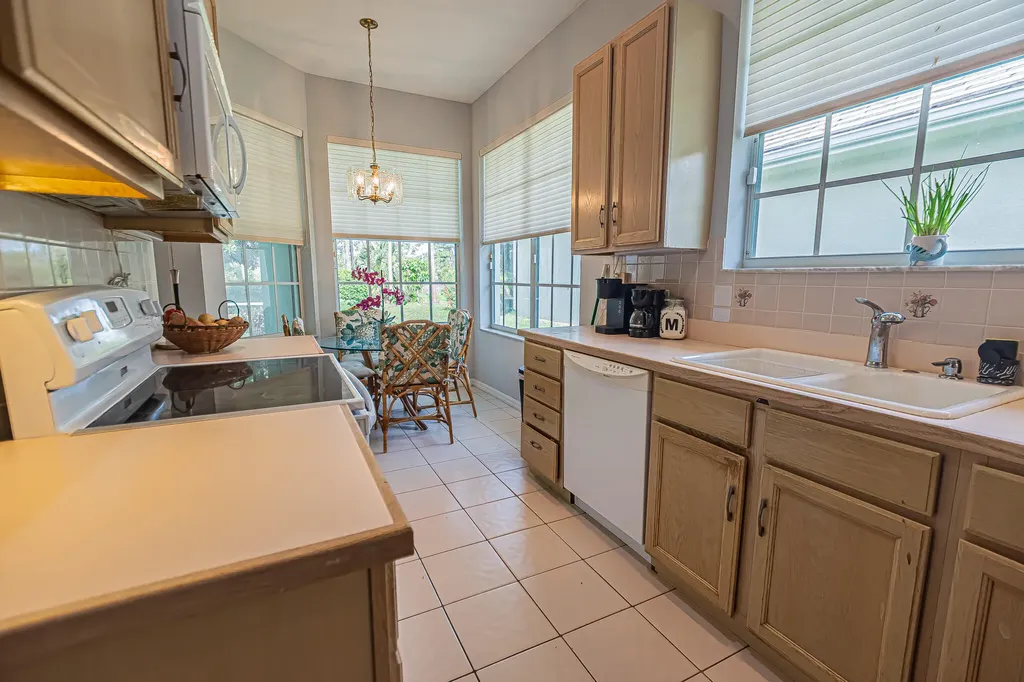 414 SW Fairway Landing Port St Lucie FL 34986
