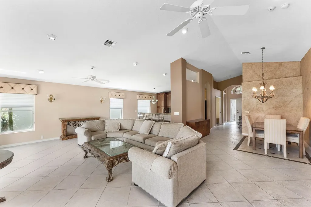 7385 Haviland Circle Boynton Beach FL 33437