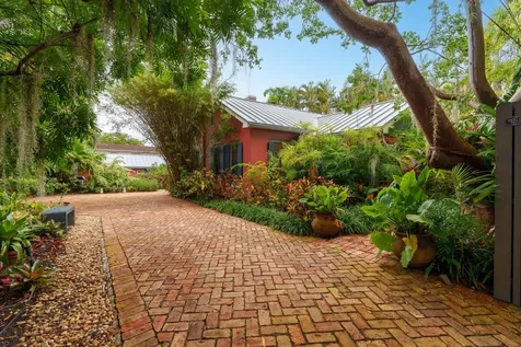 1609 NE 2nd Court Fort Lauderdale FL 33301