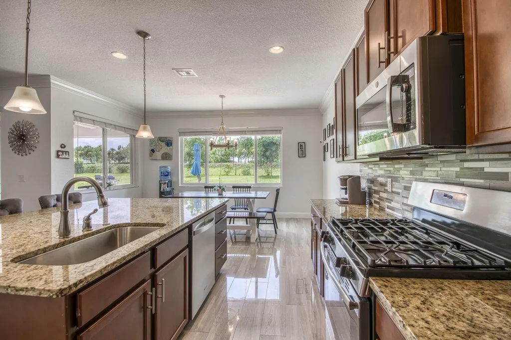 889 Wandering Willow Way Loxahatchee FL 33470
