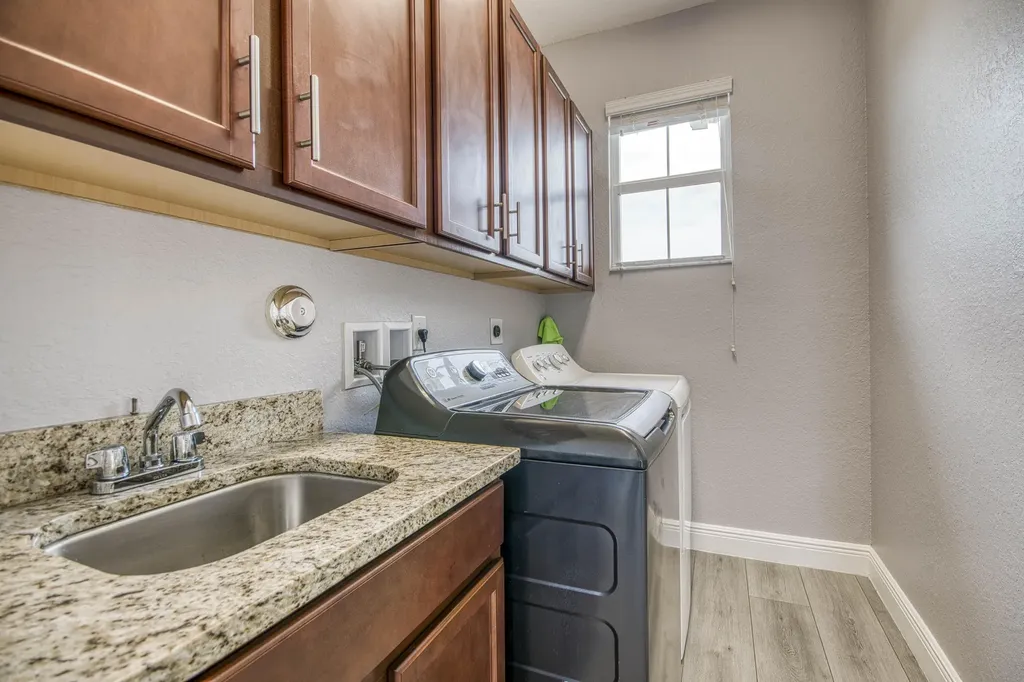 889 Wandering Willow Way Loxahatchee FL 33470