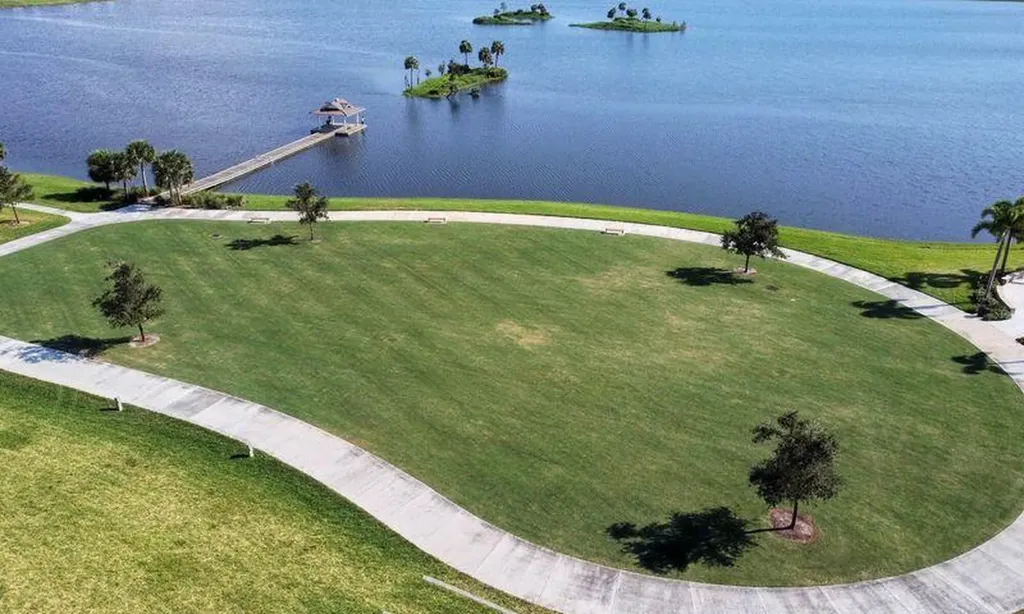 889 Wandering Willow Way Loxahatchee FL 33470