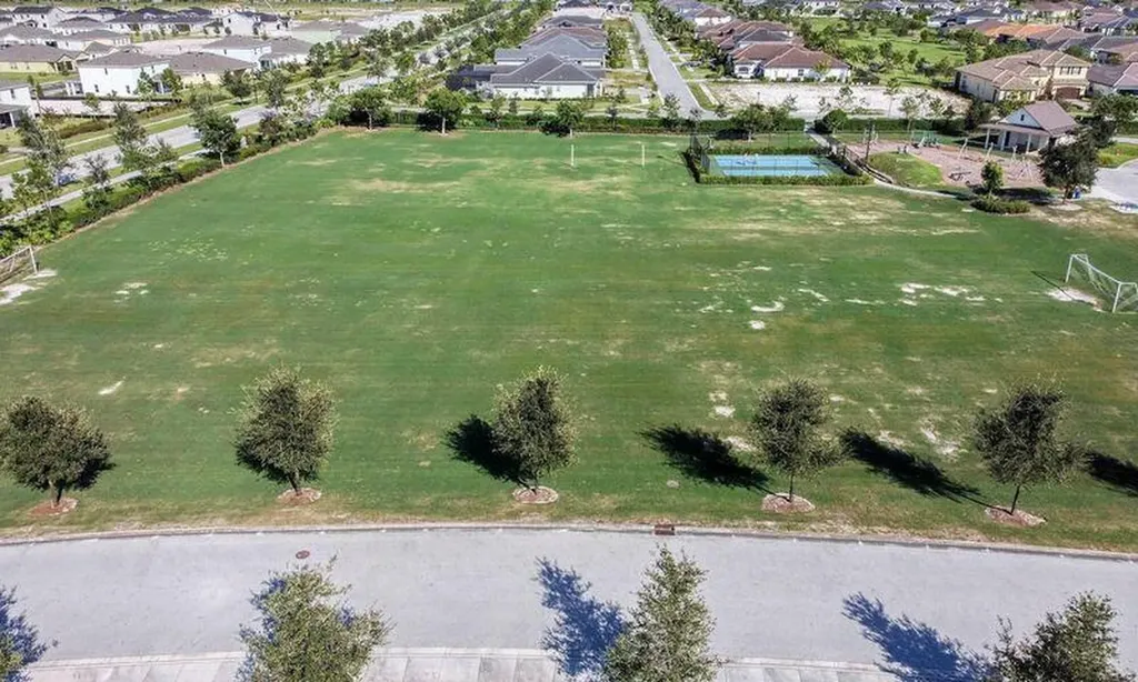 889 Wandering Willow Way Loxahatchee FL 33470