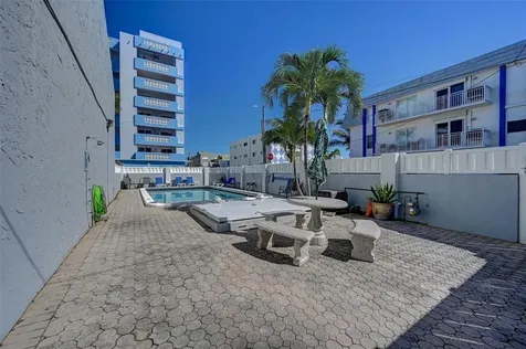 321 Jackson Street Hollywood FL 33019